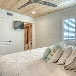Southbay 101 Completely Remodeled 3 Bedroom Townhome Only 30 Yards From The Beach