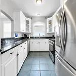 The Spyglass A 5 Bed 3 Bath House That Sleeps 14 And Just 67 Steps From The Beach