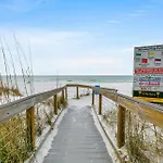 The Spyglass A 5 Bed 3 Bath House That Sleeps 14 And Just 67 Steps From The Beach