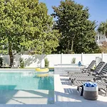 Crystal Blue~Sleeps 28~Heated Pool~Golf Cart