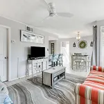 Canalfront Condo With Pool - Walk To Destin Beach!