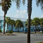 Destin Inn & Suites
