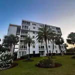 Dolphin Point