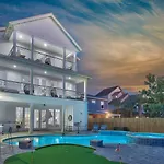 Luxury 8Br Beach House With Pool, Spa, Golf Putting Green