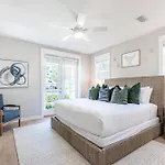 1328 Laurel Grove \'Sea La Vie\'