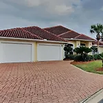 Beach Beauty 4 Bed 3 Bath Home 5 Min Walk To Beach In Gated Community
