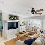 Green Reef # 4 Gorgeous Beachfront Townhome Sleeps 8
