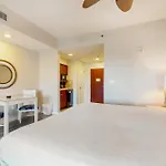 Sandestin Luau 6525