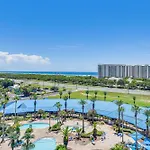 Destin Resort Getaway With Pool And Beach Shuttle!