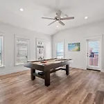 Seaside Palace With Game Room And Jetted Pool