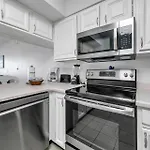 Emerald Towers 302 Beach Front Resort