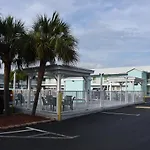 Destin Inn & Suites
