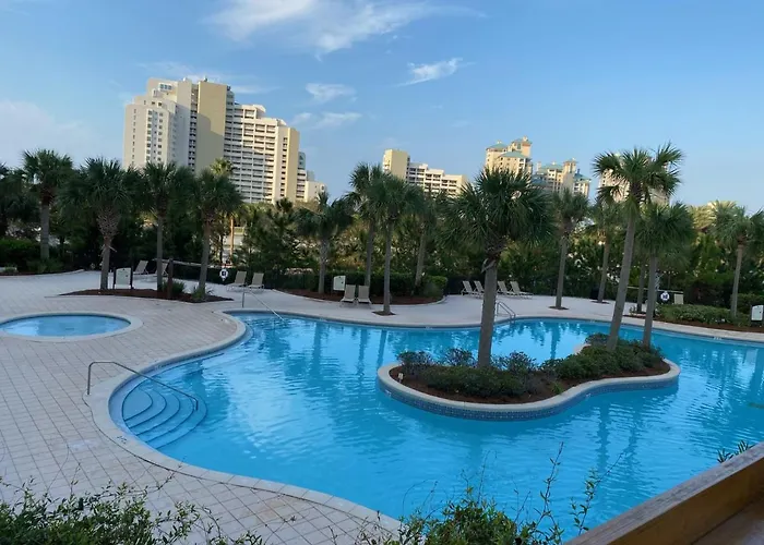 Ocean View Luxurious Condo-Best Location + Balcony