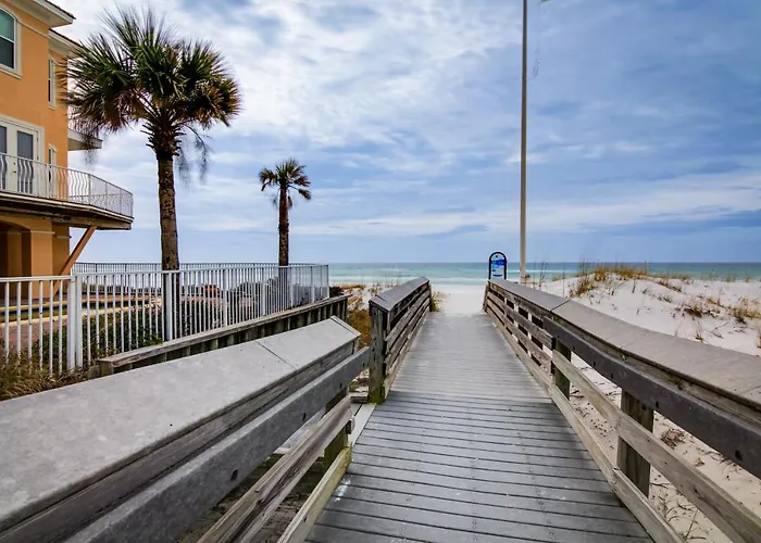 Destin Townhome With Balcony - Walk To The Beach!