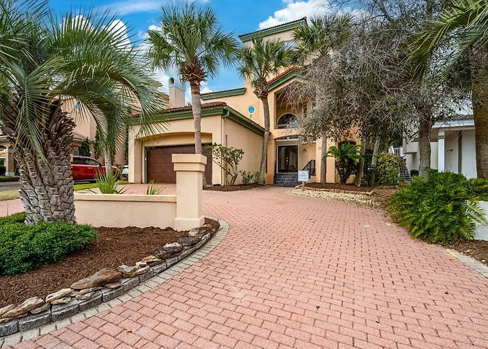 Casa De Mediterranean Home