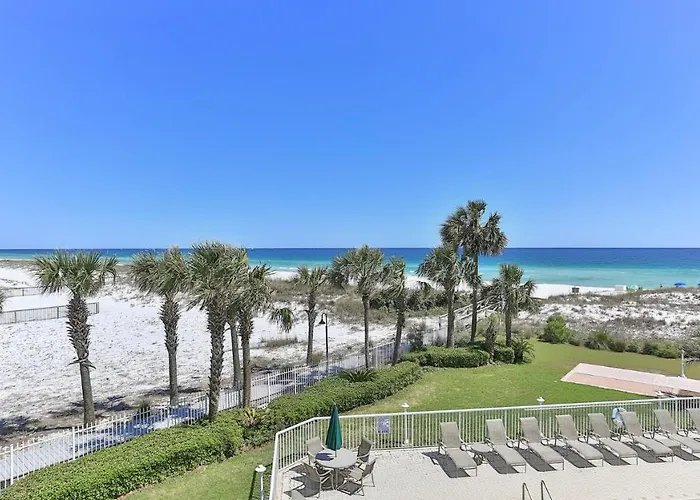 Destin On The Gulf 302 - Perfect Location For A Nice Family Getaway
