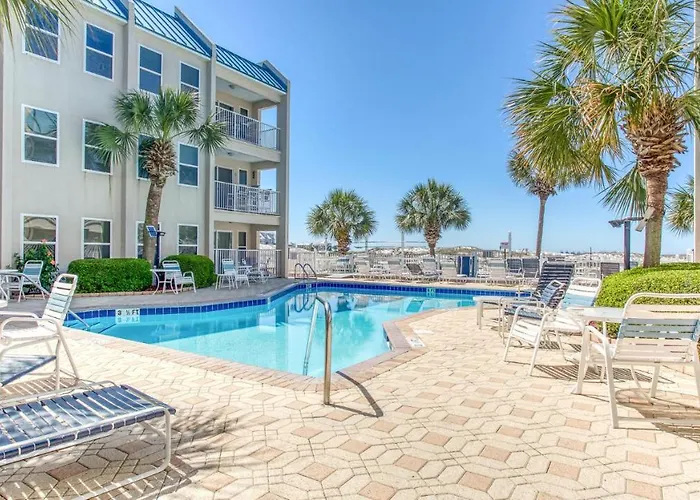 Poolside Villas 106 - Updated Beachfront Condo On Holiday Isle In Destin