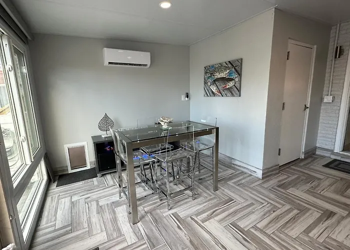 Red Hot Retreat - Updated Holiday Isle Townhome On The Destin Harbor
