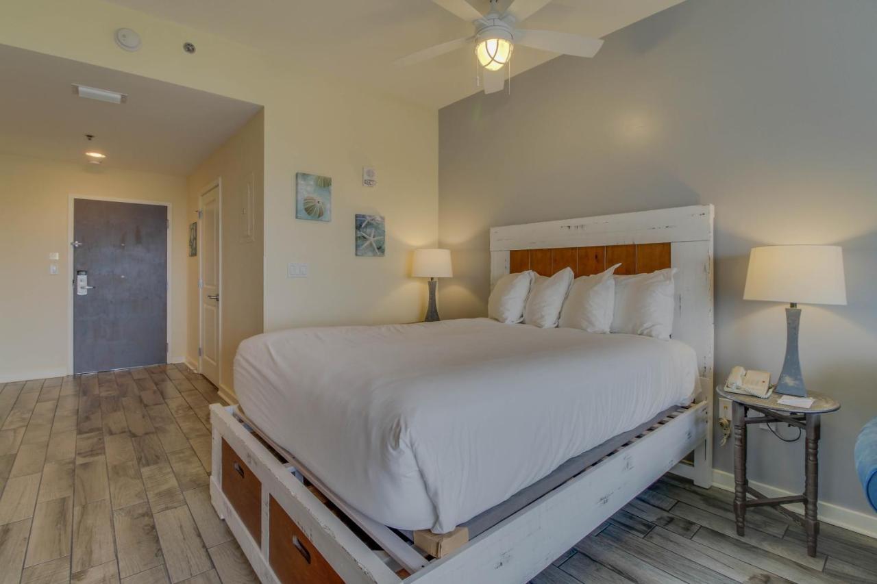 Luau Apartment