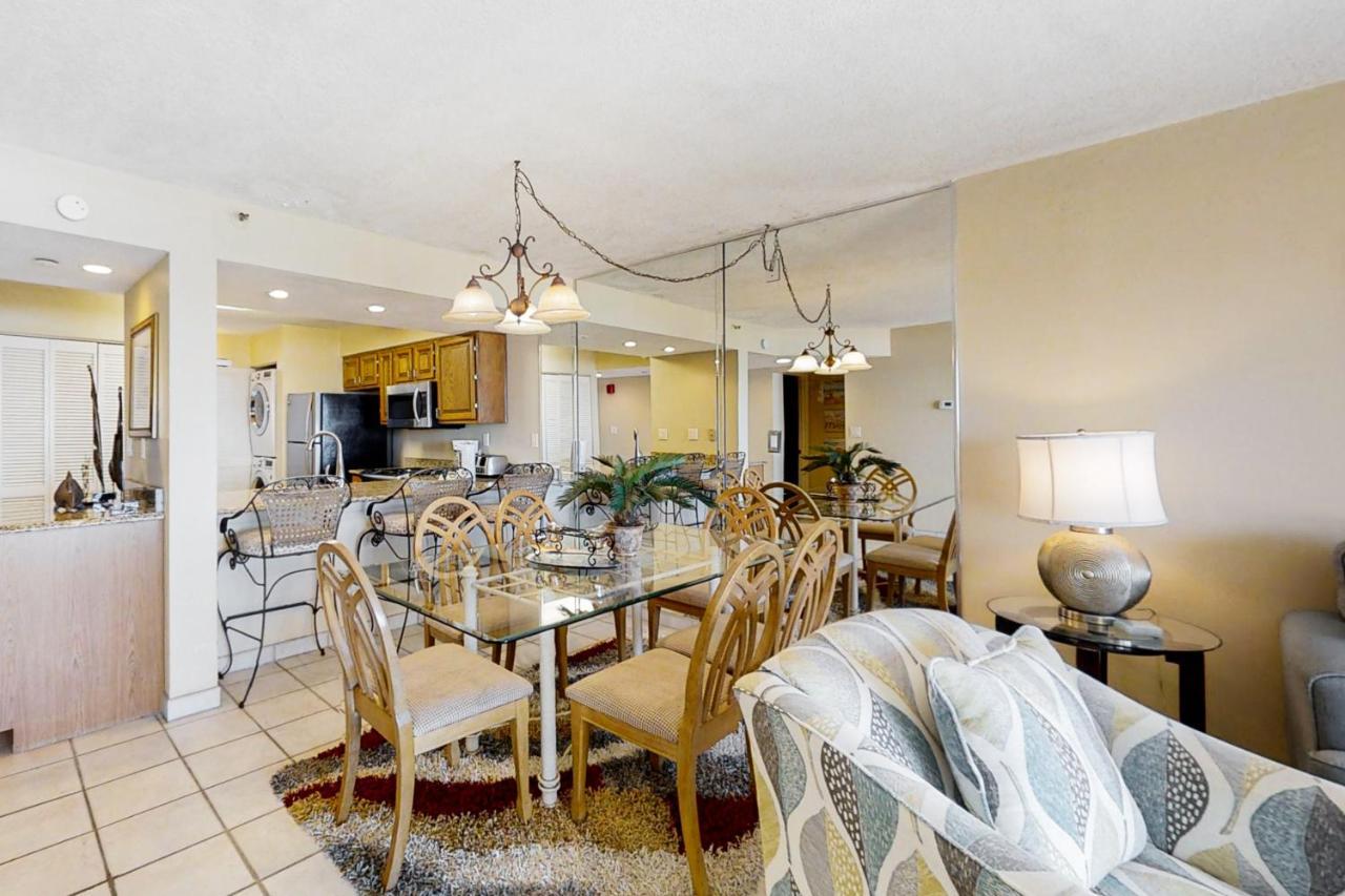 Emerald Towers Apartment *