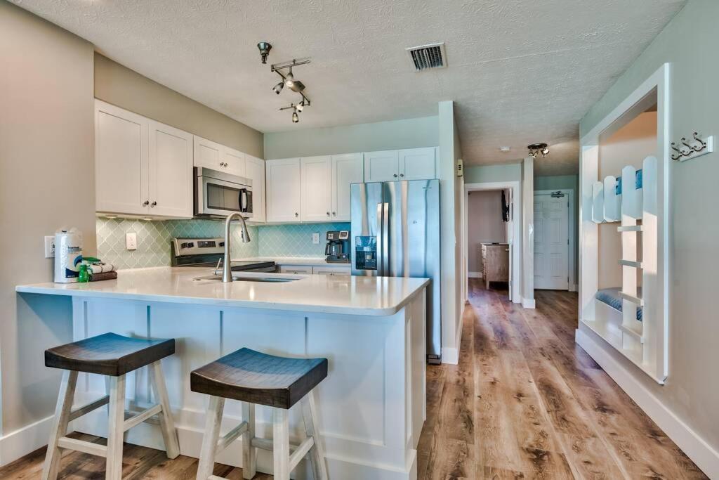 Seafarer, Gulf Front Condo, Right On The
