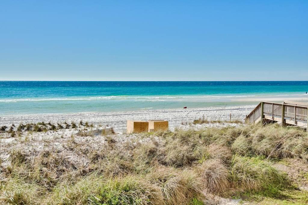 Apartment Seafarer, Gulf Front Condo, Right On The Destin