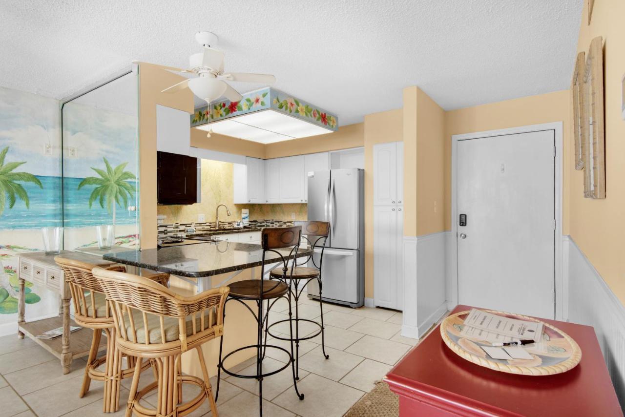 Dolphin Point #406c