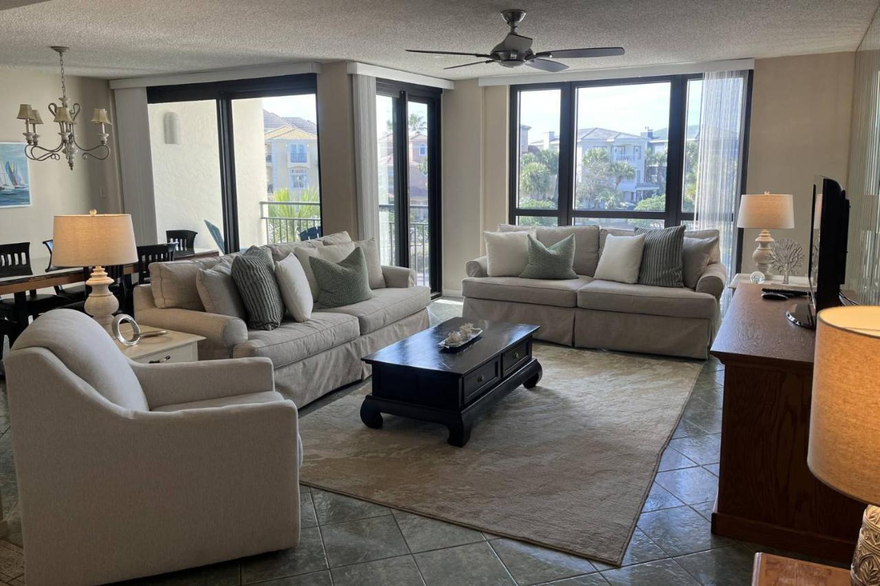 Holiday home Enclave 302a