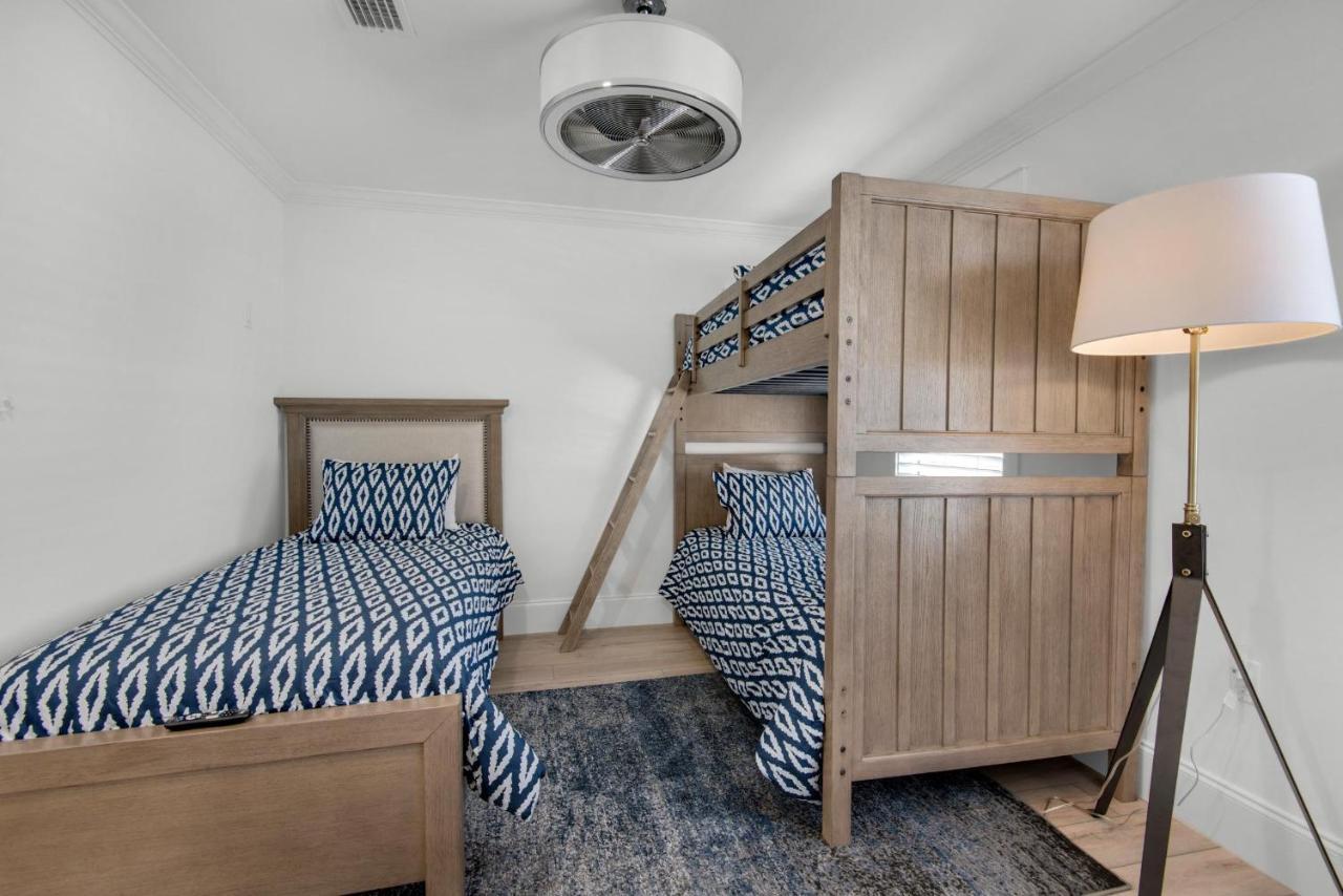 Dollar Townhome #16- Sukoon Apartment