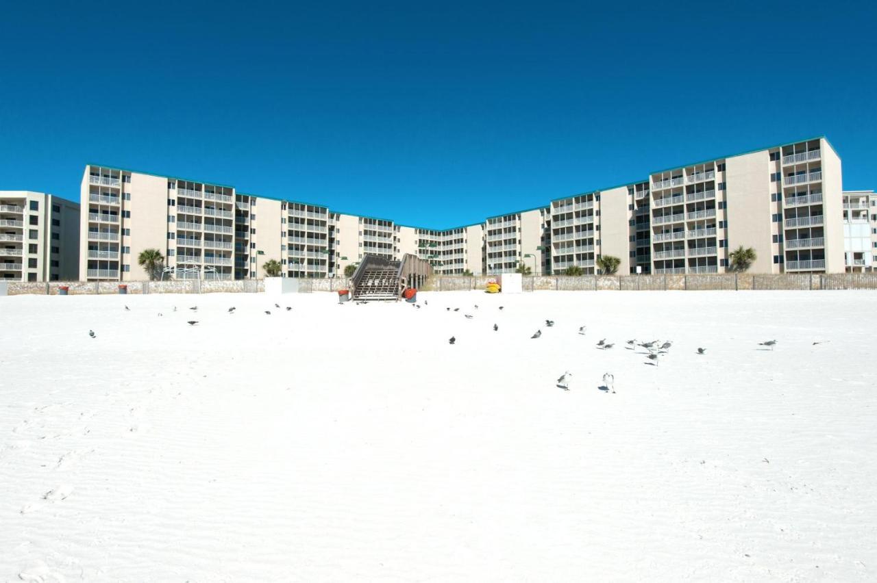Holiday Surf And Racquet Club 707