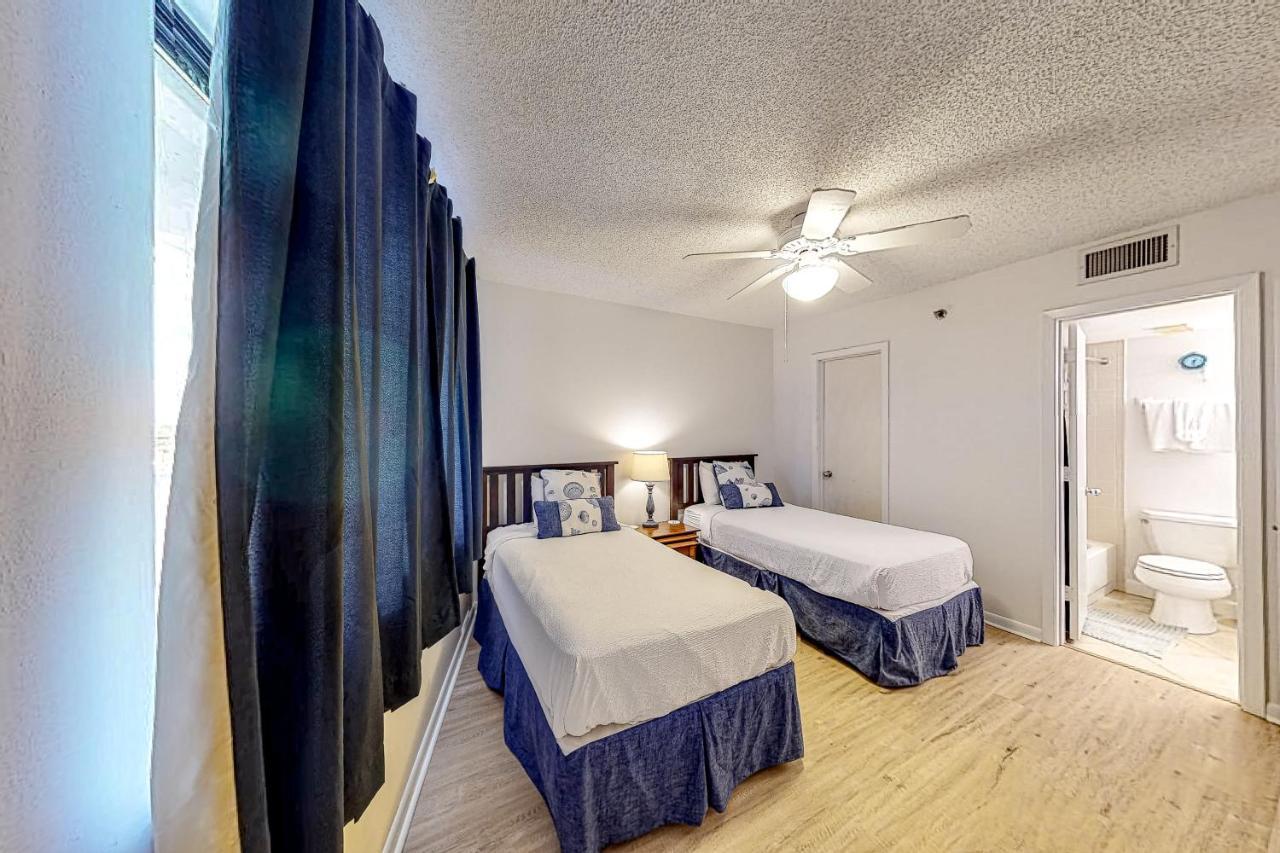 Mainsail 343 * Destin