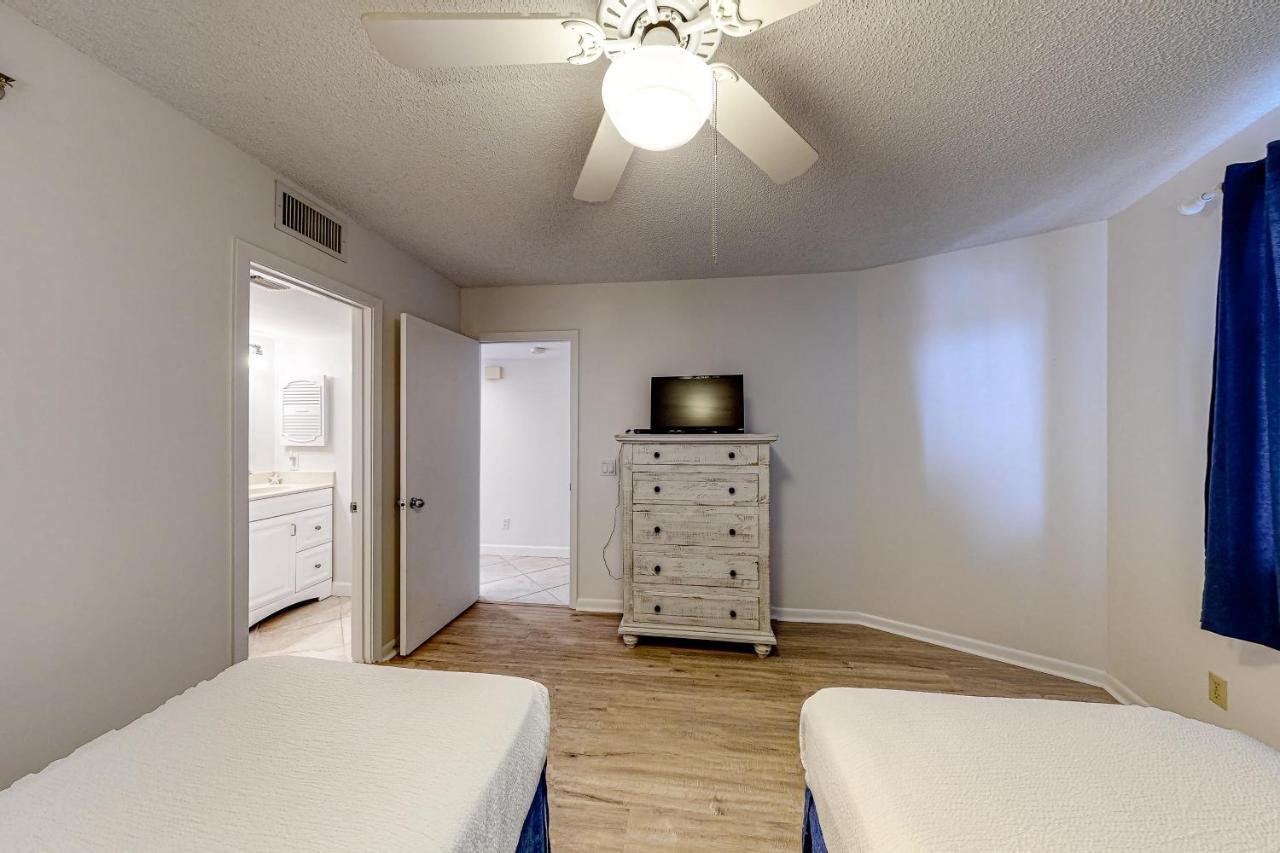 Mainsail 343 * Destin