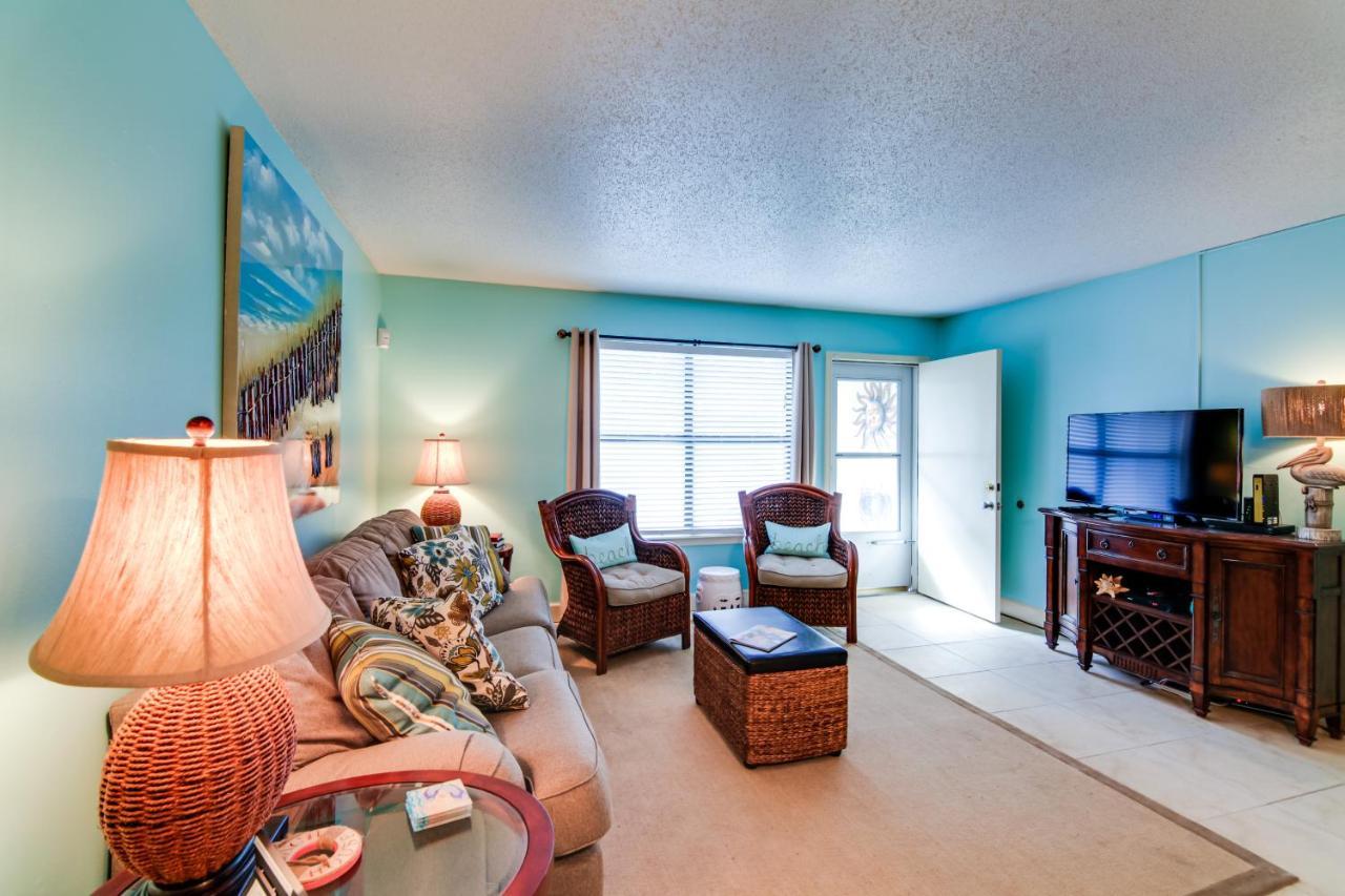 Townhome With Balcony - Walk To The Beach! Destin