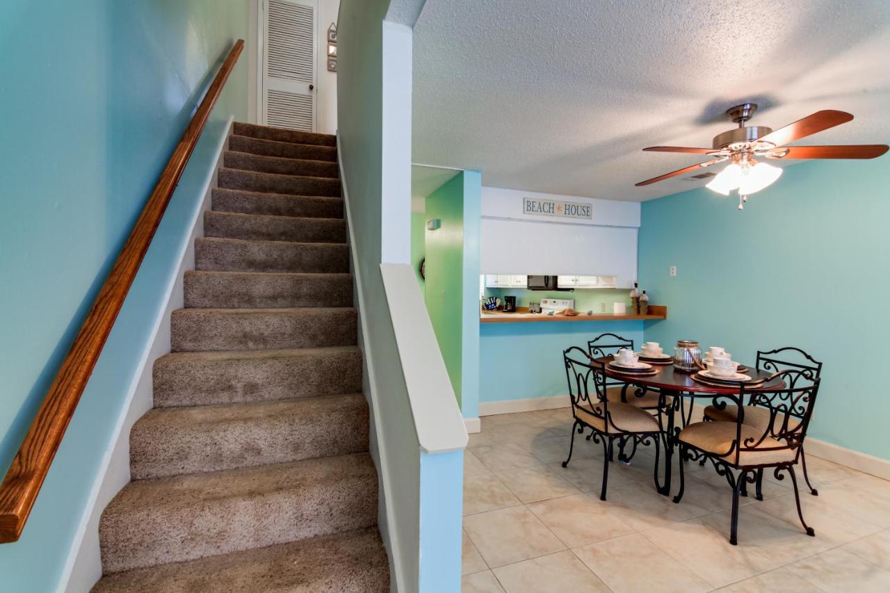 Townhome With Balcony - Walk To The Beach! Destin