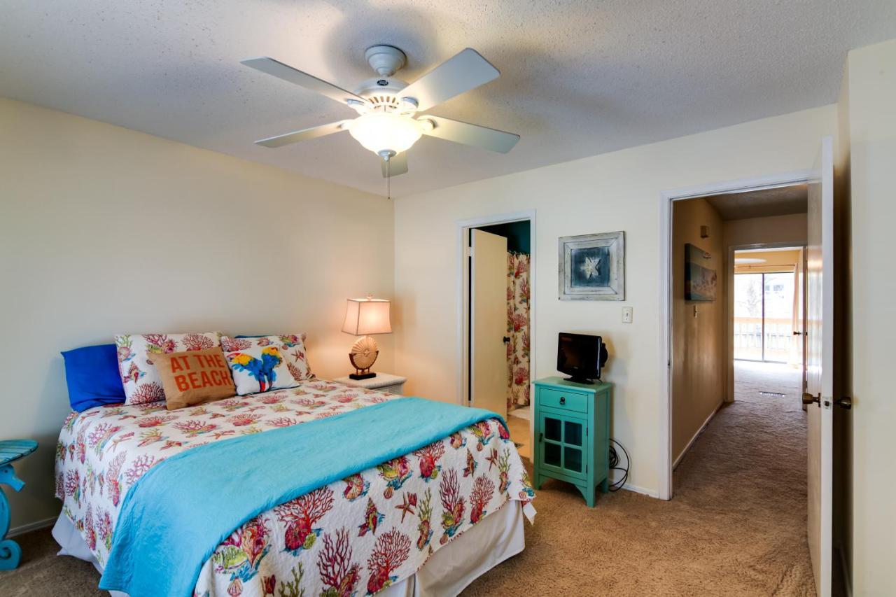 Townhome With Balcony - Walk To The Beach! Holiday home
