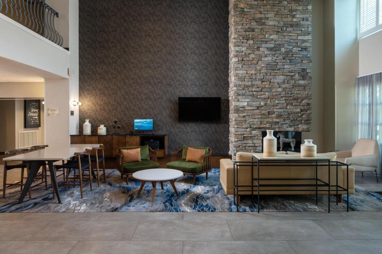 Hotel Fairfield & By Marriott 3*