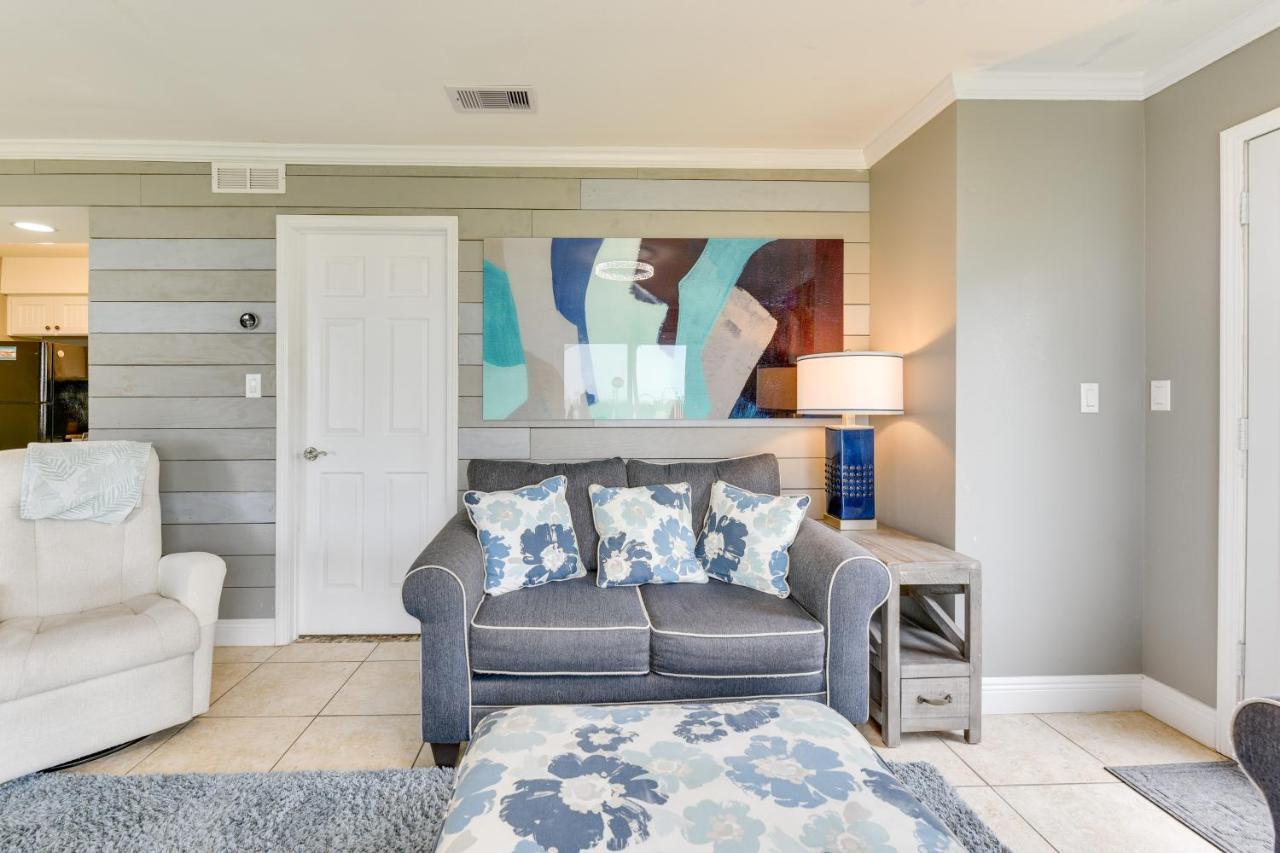 Apartment Vibrant Family 100 Feet To Private Beach! Destin