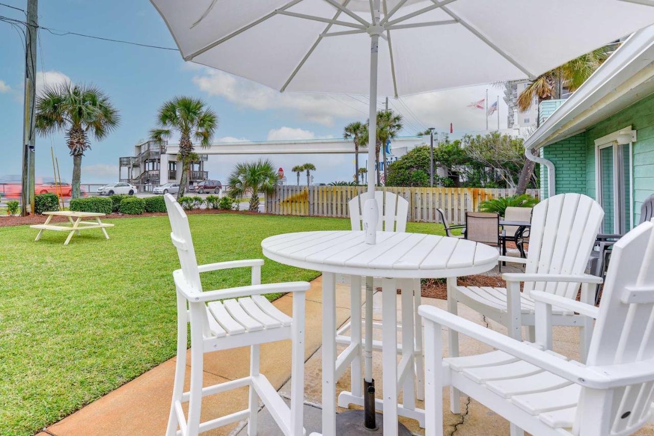 Vibrant Family 100 Feet To Private Beach! Apartment *
