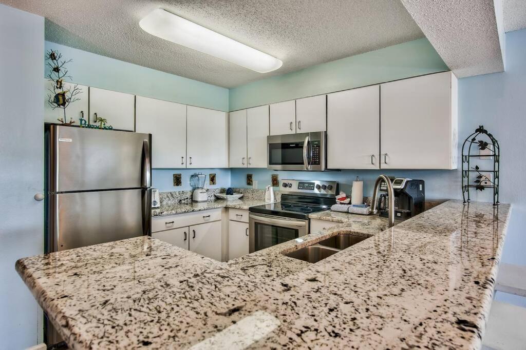 Pelican Resort-walkout Unit-on The