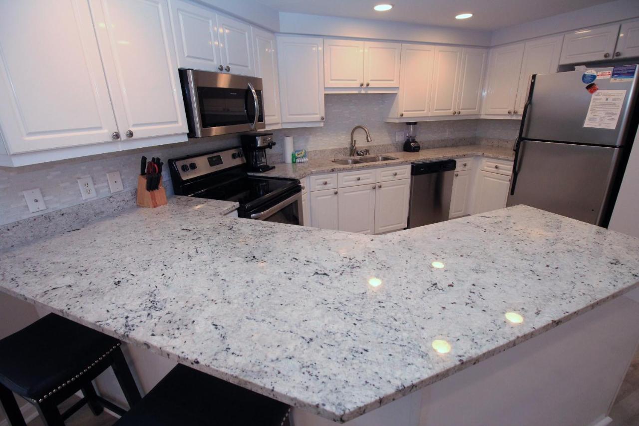 Sleeps 8! Newly Remodeled Beachfront 10th Floor Gulf Views At Westwinds In Sandestin Holiday home Destin
