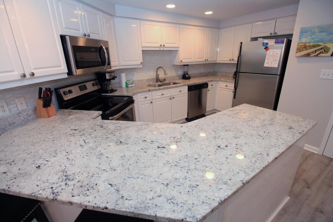 Holiday home Sleeps 8! Newly Remodeled Beachfront 10th Floor Gulf Views At Westwinds In Sandestin *