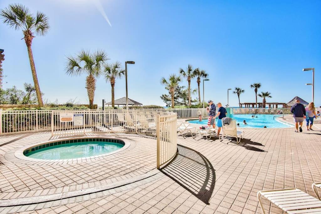 Pelican Resort-walkout Unit-on The