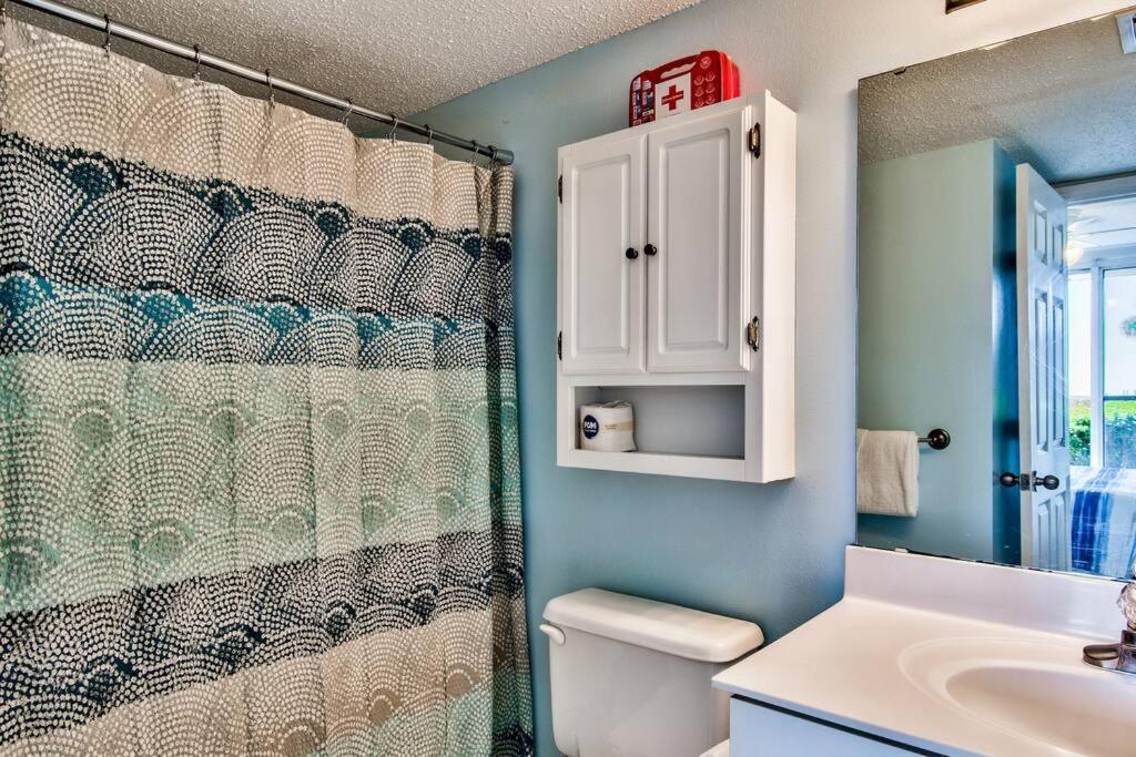 Apartment Pelican Resort-walkout Unit-on The *