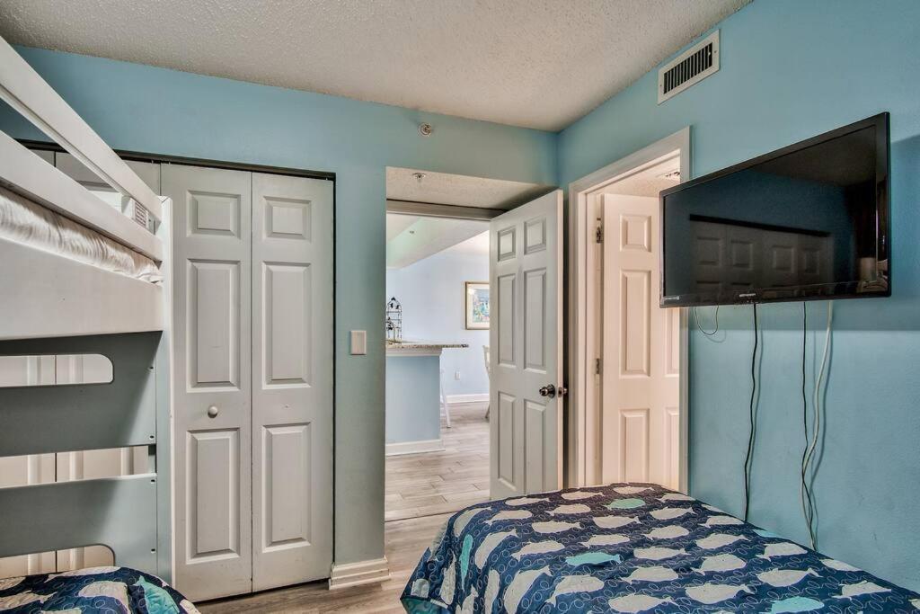 Apartment Pelican Resort-walkout Unit-on The