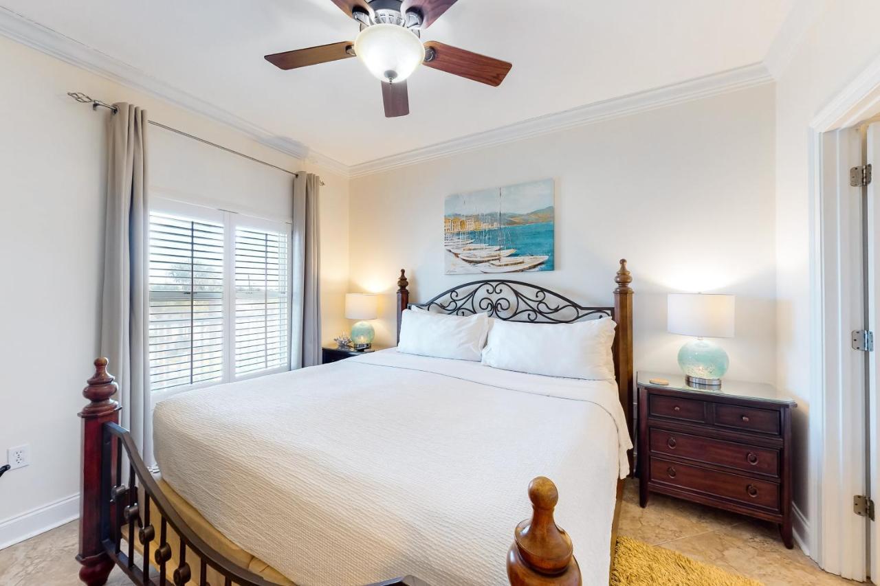Apartment Sterling Sands 212