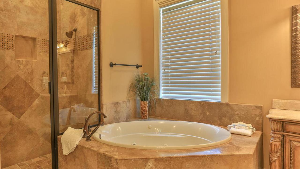 Monaco - Easy Access Dogs Welcome Gated Community Large Pool