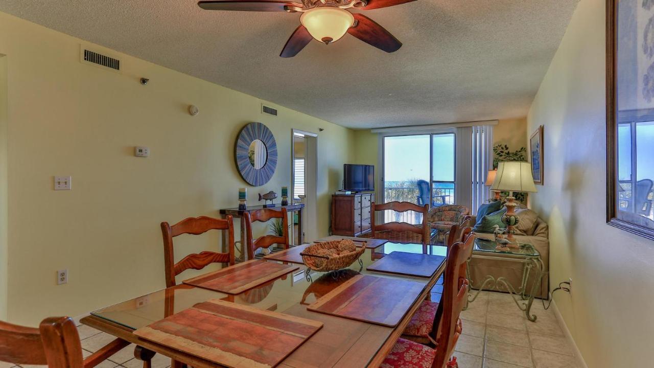 On The Gulf 302 - Perfect Location For A Family Getaway Holiday home