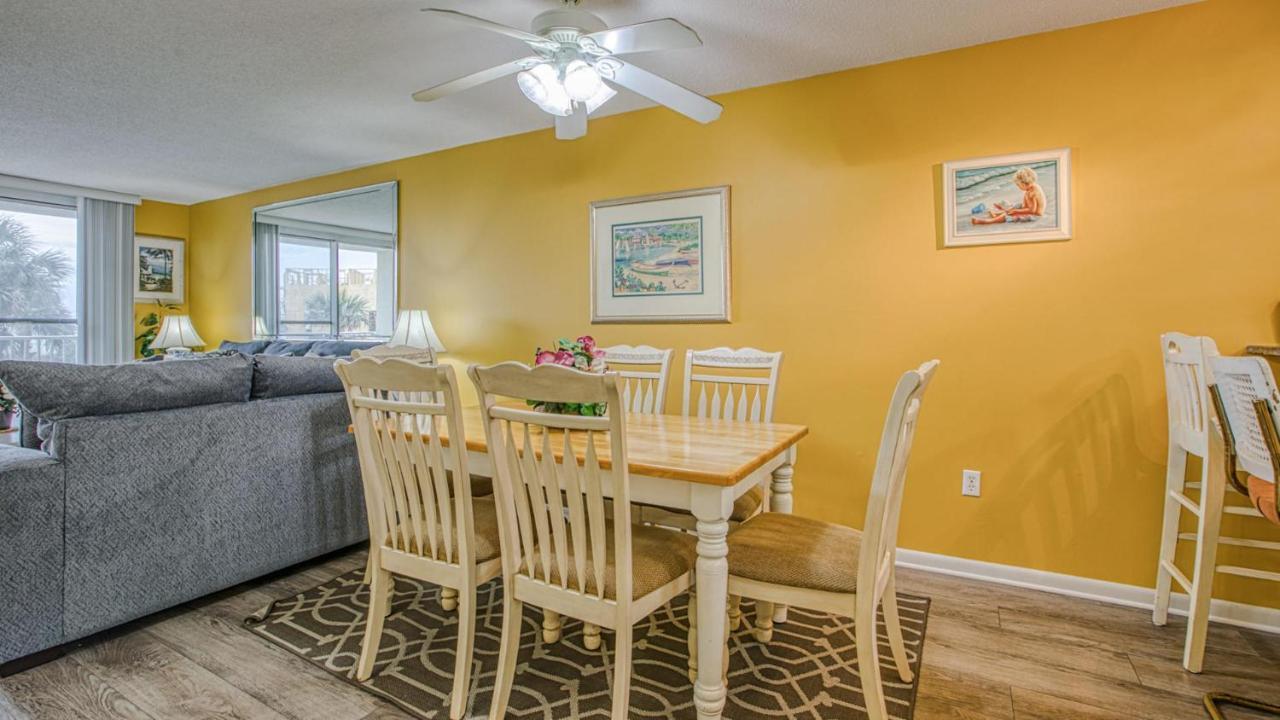 On The Gulf 201 - Front Holiday home