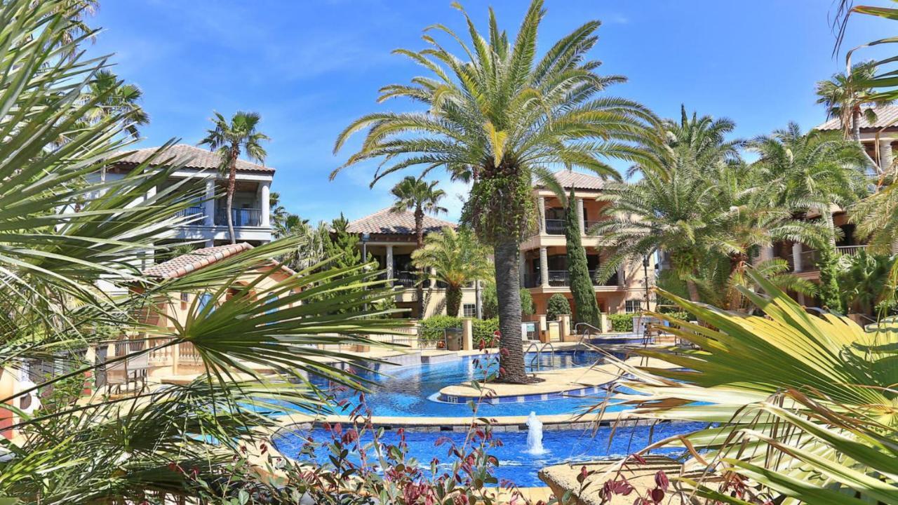 Monaco - Easy Access Dogs Welcome Gated Community Large Pool Holiday home