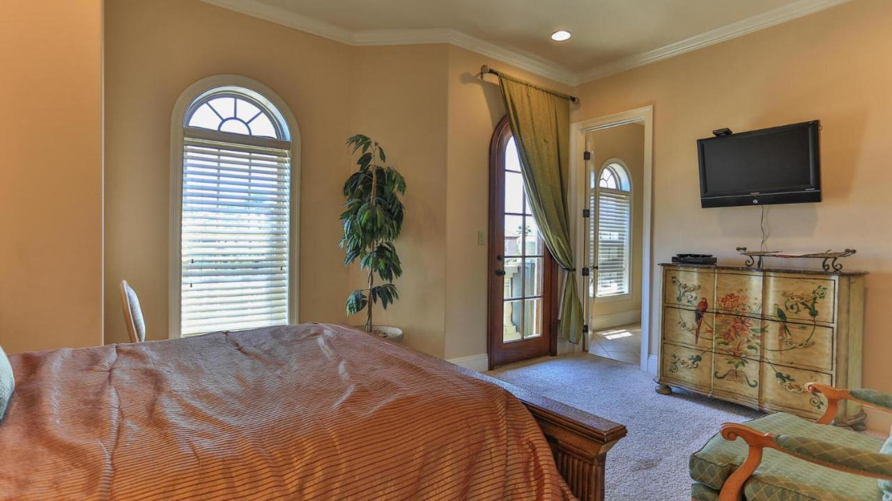 Monaco - Easy Access Dogs Welcome Gated Community Large Pool Holiday home Destin